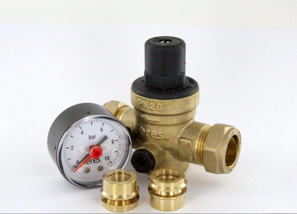 Pressure reducing valve with gauge fits 15mm & 22mm
